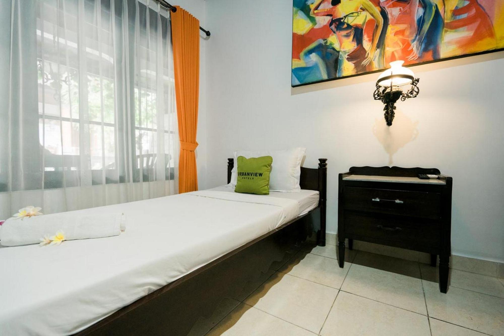 Urbanview Hotel Ananda Beach Sanur Exterior foto