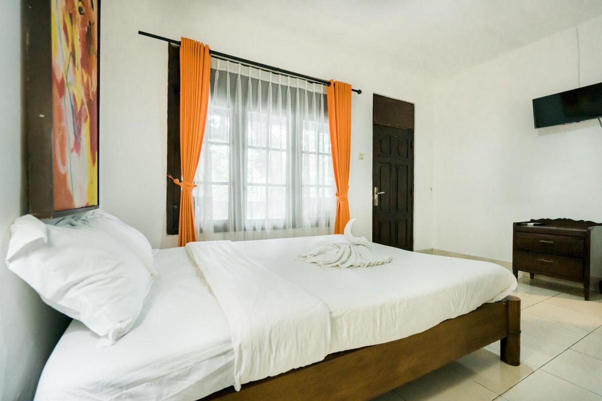 Urbanview Hotel Ananda Beach Sanur Exterior foto